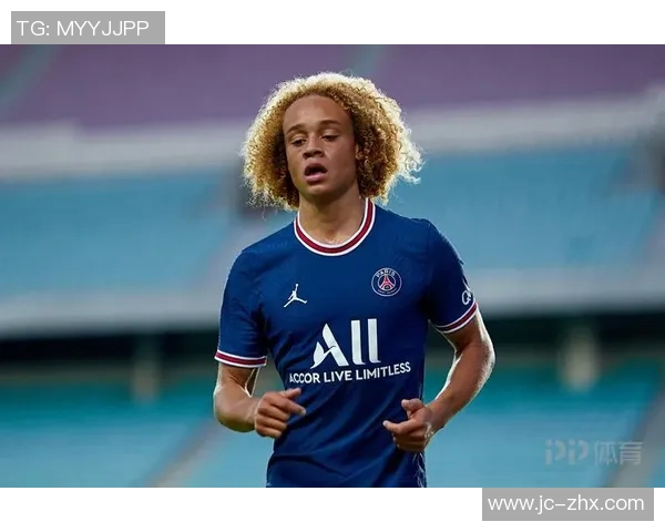 哈维西蒙斯：新星崛起的足球天才与未来之路探索