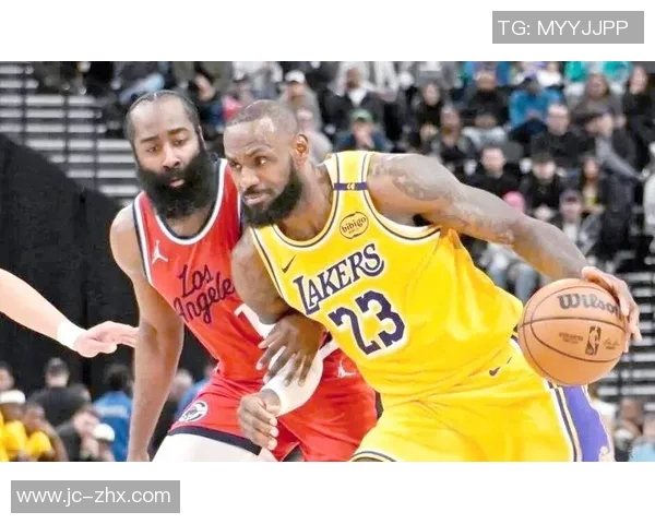 湖人对快船的激烈对决分析与赛季前景展望